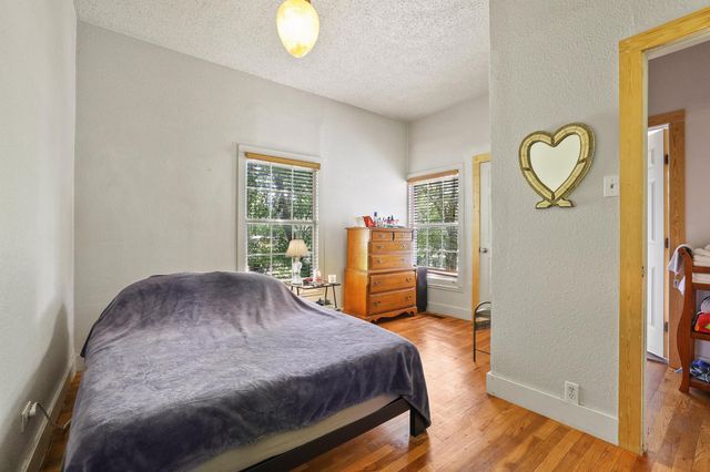 1322 W Chestnut Street, Denison, TX 75020