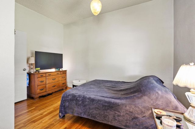 1322 W Chestnut Street, Denison, TX 75020