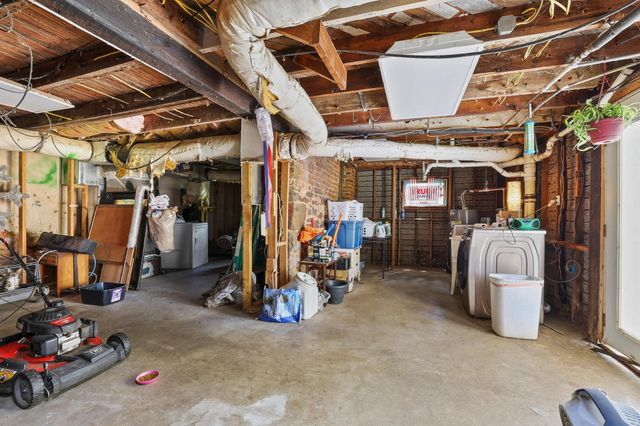 1322 W Chestnut Street, Denison, TX 75020