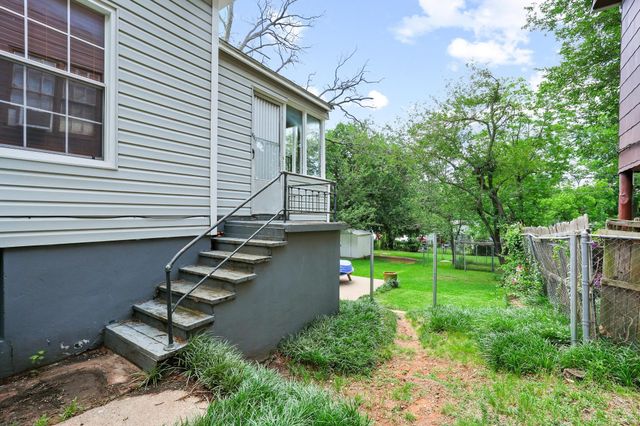 1322 W Chestnut Street, Denison, TX 75020