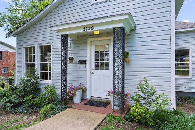 1322 W Chestnut Street, Denison, TX 75020