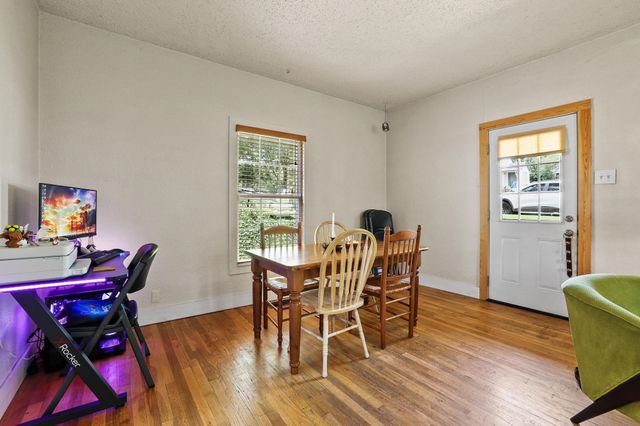 1322 W Chestnut Street, Denison, TX 75020