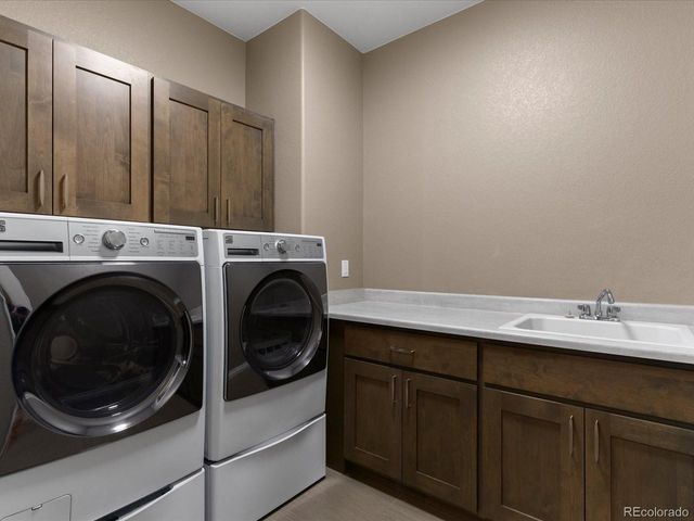 8444 Quartz Cir, Arvada, CO 80007