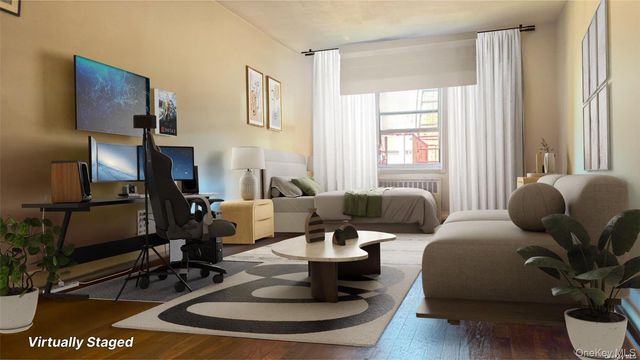 142-05 Roosevelt Avenue 721, Flushing, NY 11354