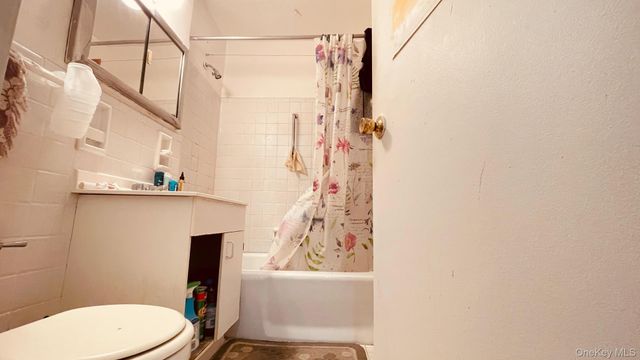 142-05 Roosevelt Avenue 721, Flushing, NY 11354