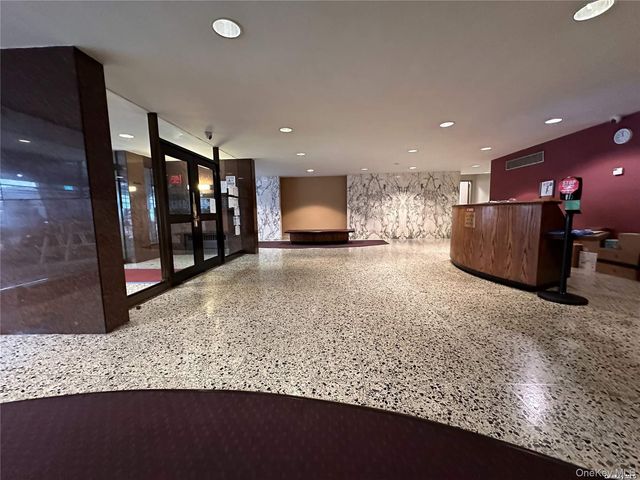 142-05 Roosevelt Avenue 721, Flushing, NY 11354