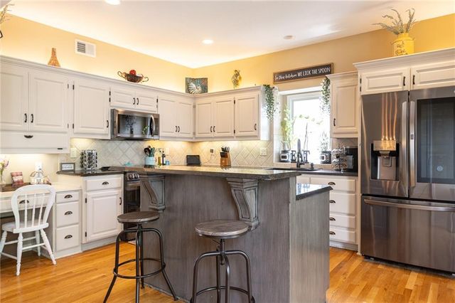 2664 W Whitney Street, Olathe, KS 66061