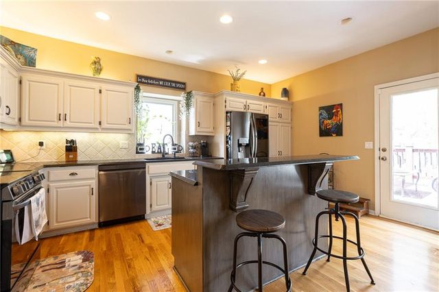 2664 W Whitney Street, Olathe, KS 66061