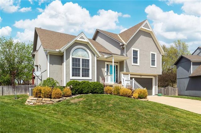 2664 W Whitney Street, Olathe, KS 66061