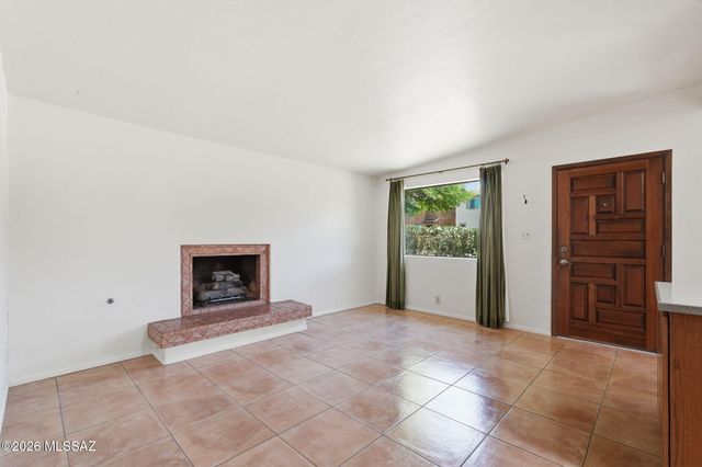 1125 E Kleindale Road, Tucson, AZ 85719