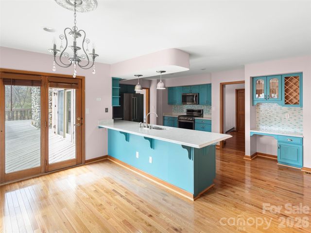 15 Ridge Terrace, Asheville, NC 28804