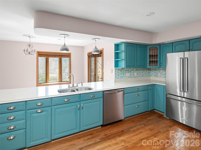 15 Ridge Terrace, Asheville, NC 28804