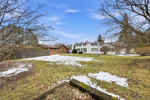 4839 Crestwood Drive, Hamburg, NY 14075