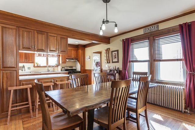 203 Hooper St, Tiverton, RI 02878