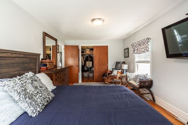 203 Hooper St, Tiverton, RI 02878