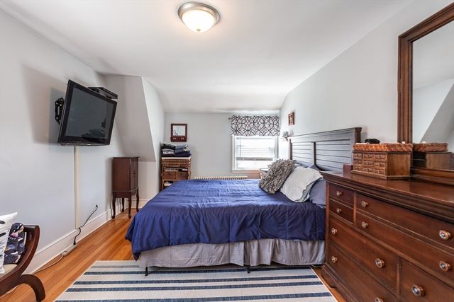 203 Hooper St, Tiverton, RI 02878