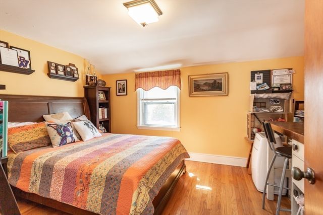 203 Hooper St, Tiverton, RI 02878