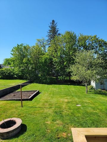 203 Hooper St, Tiverton, RI 02878