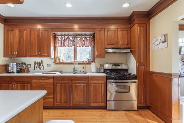 203 Hooper St, Tiverton, RI 02878