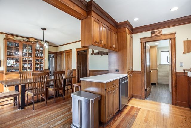 203 Hooper St, Tiverton, RI 02878