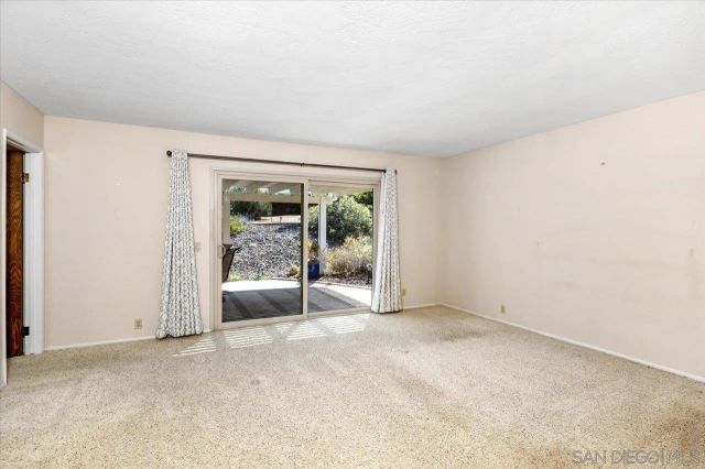 1970 Rohn Rd, Escondido, CA 92025