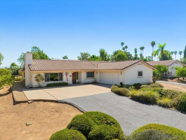 1970 Rohn Rd, Escondido, CA 92025