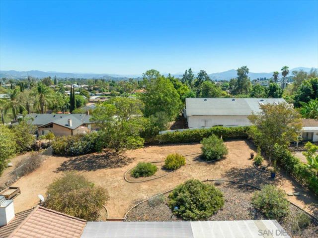 1970 Rohn Rd, Escondido, CA 92025