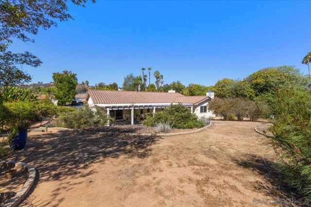 1970 Rohn Rd, Escondido, CA 92025