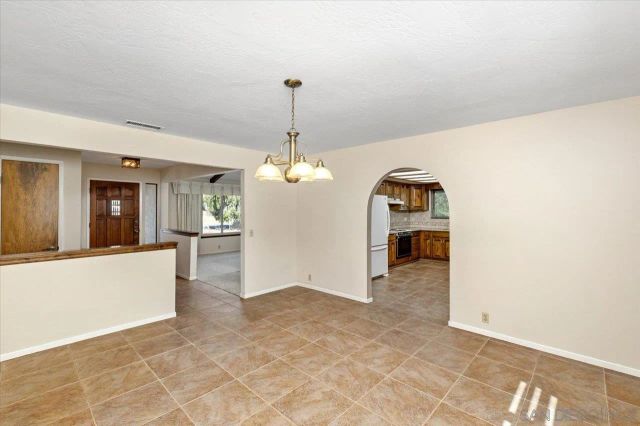 1970 Rohn Rd, Escondido, CA 92025