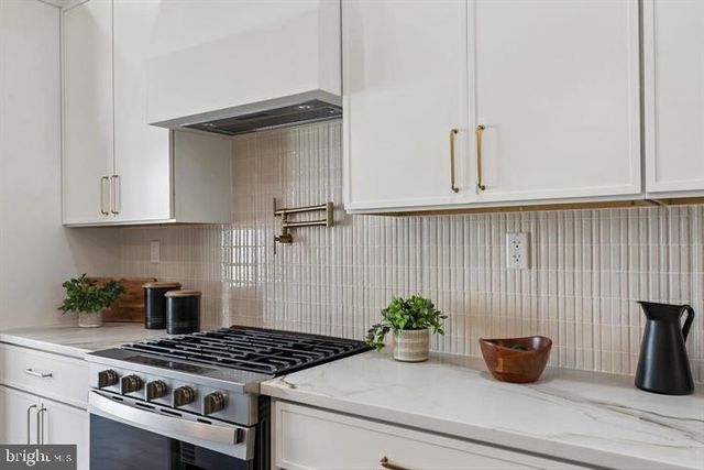 1437 S 8TH ST, Philadelphia, PA 19147
