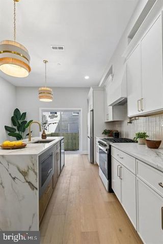 1437 S 8TH ST, Philadelphia, PA 19147