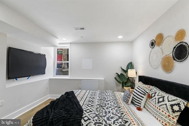 1437 S 8TH ST, Philadelphia, PA 19147