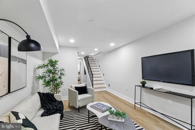 1437 S 8TH ST, Philadelphia, PA 19147