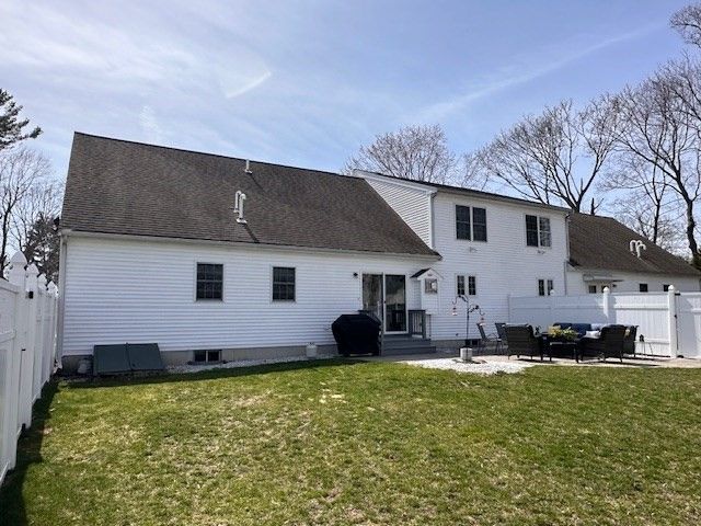 3 Rosemary Ln A, Wareham, MA 02571