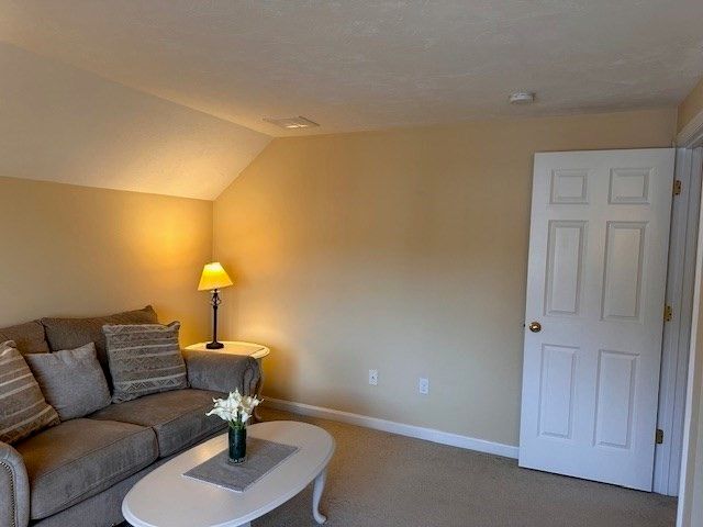 3 Rosemary Ln A, Wareham, MA 02571