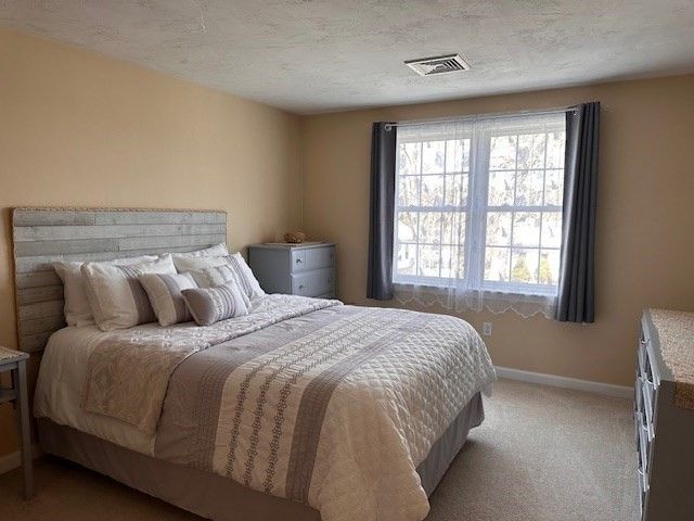 3 Rosemary Ln A, Wareham, MA 02571