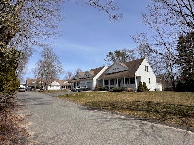 3 Rosemary Ln A, Wareham, MA 02571