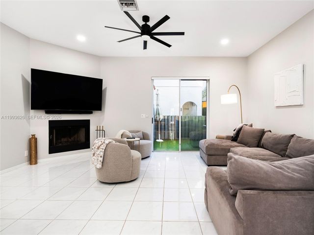 835 NE 17th Way 835, Fort Lauderdale, FL 33304