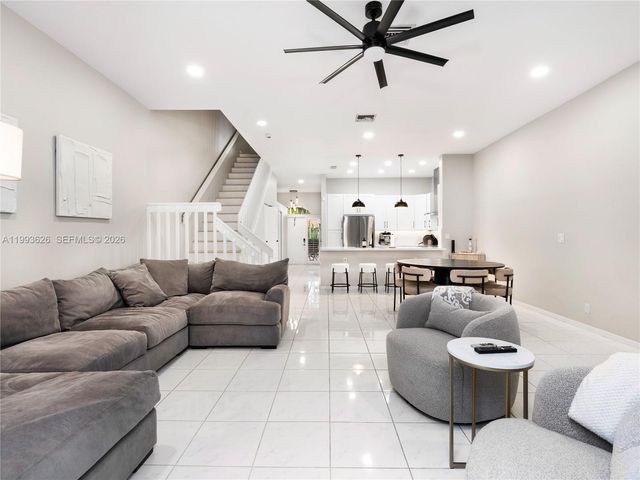 835 NE 17th Way 835, Fort Lauderdale, FL 33304