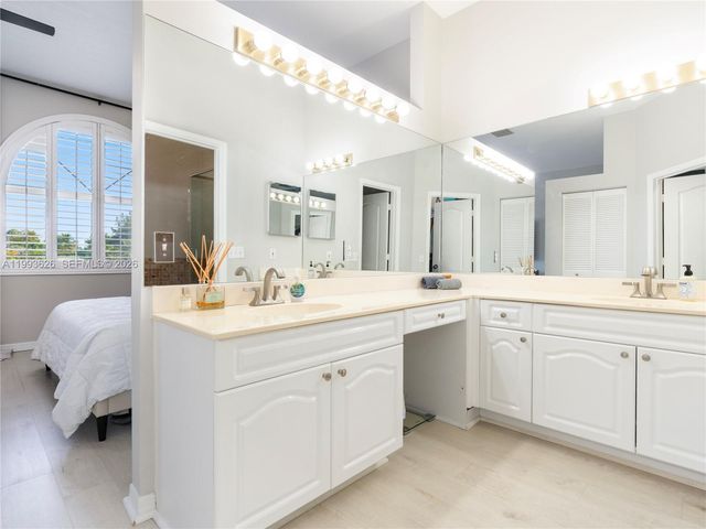 835 NE 17th Way 835, Fort Lauderdale, FL 33304