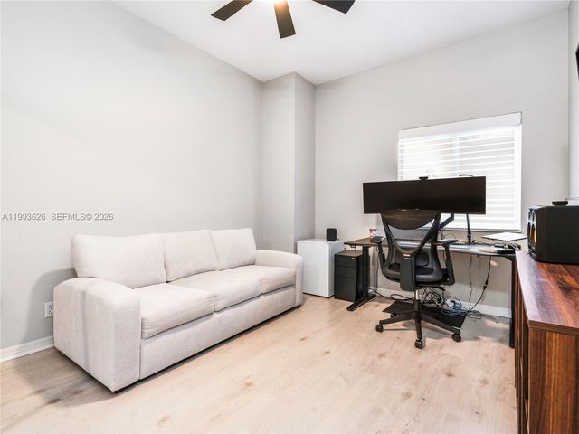 835 NE 17th Way 835, Fort Lauderdale, FL 33304