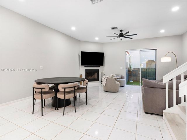 835 NE 17th Way 835, Fort Lauderdale, FL 33304