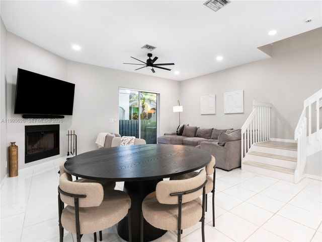 835 NE 17th Way 835, Fort Lauderdale, FL 33304