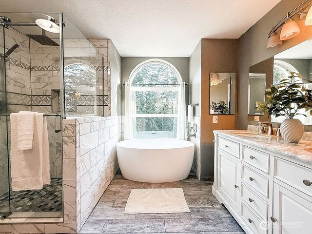 8610 Long Lake Road SE, Port Orchard, WA 98367