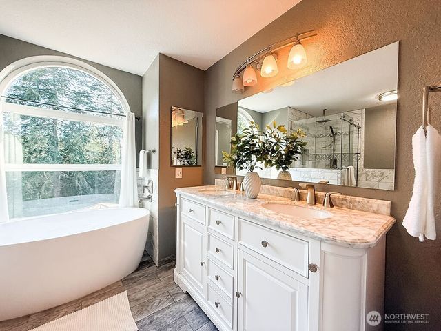8610 Long Lake Road SE, Port Orchard, WA 98367