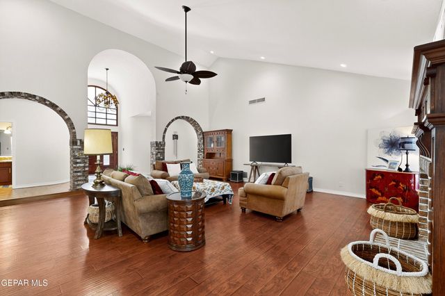 5238 WHITE OAK Drive, El Paso, TX 79932