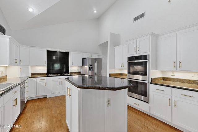 5238 WHITE OAK Drive, El Paso, TX 79932