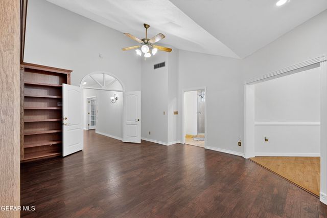 5238 WHITE OAK Drive, El Paso, TX 79932