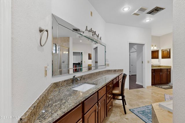 5238 WHITE OAK Drive, El Paso, TX 79932