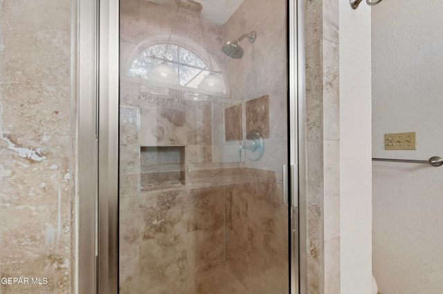 5238 WHITE OAK Drive, El Paso, TX 79932